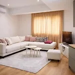 Dior Apartmanhotel *