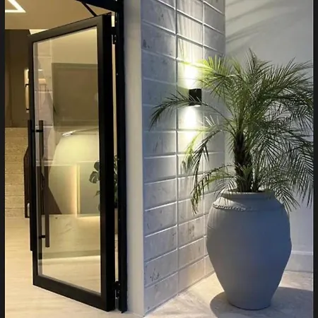 Hotel apartamentowy Dior Wlora