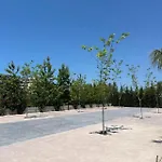 Dior מלון דירות *
